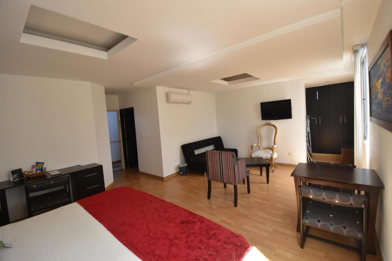 ארמניה Hotel Bolivar Plaza מראה חיצוני תמונה